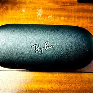 Ray ban case charger
